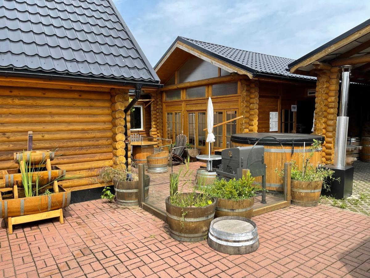 Wellness Huette Am Zwenkauer See Bei Leipzig Экстерьер фото